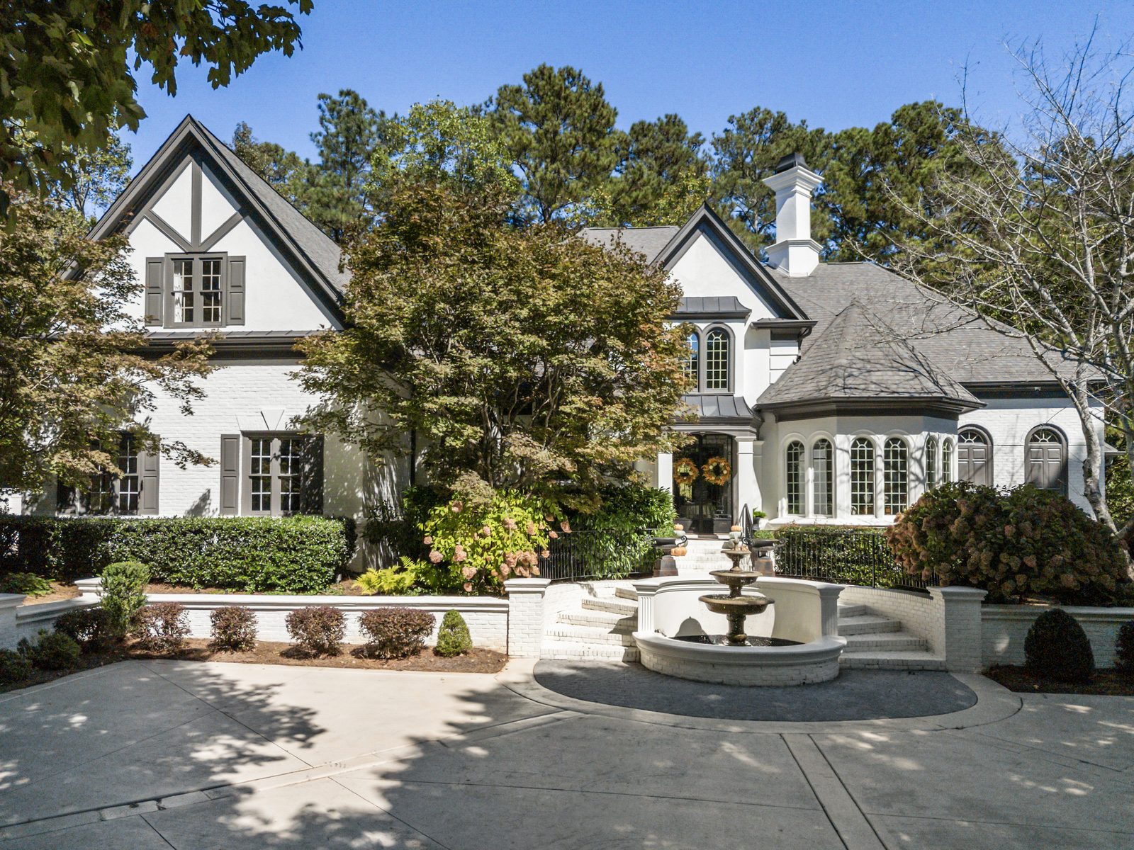 80 Club Court — Exterior